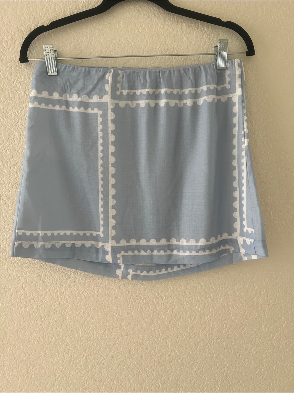 Petal & Pup Women's Size 2 Light Blue Patterned Skirt with white trim